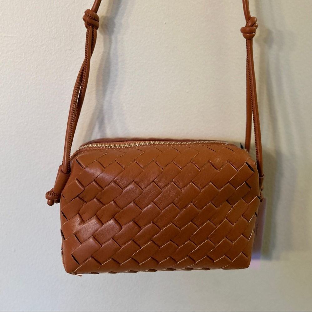 Cognac woven (faux-leather) Crossbody Bag with zipper closure. Perfect size!